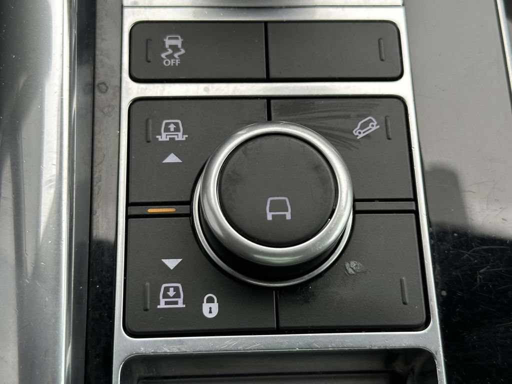 Used 2021 Land Rover Range Rover Sport HST AWD/4WD image 26