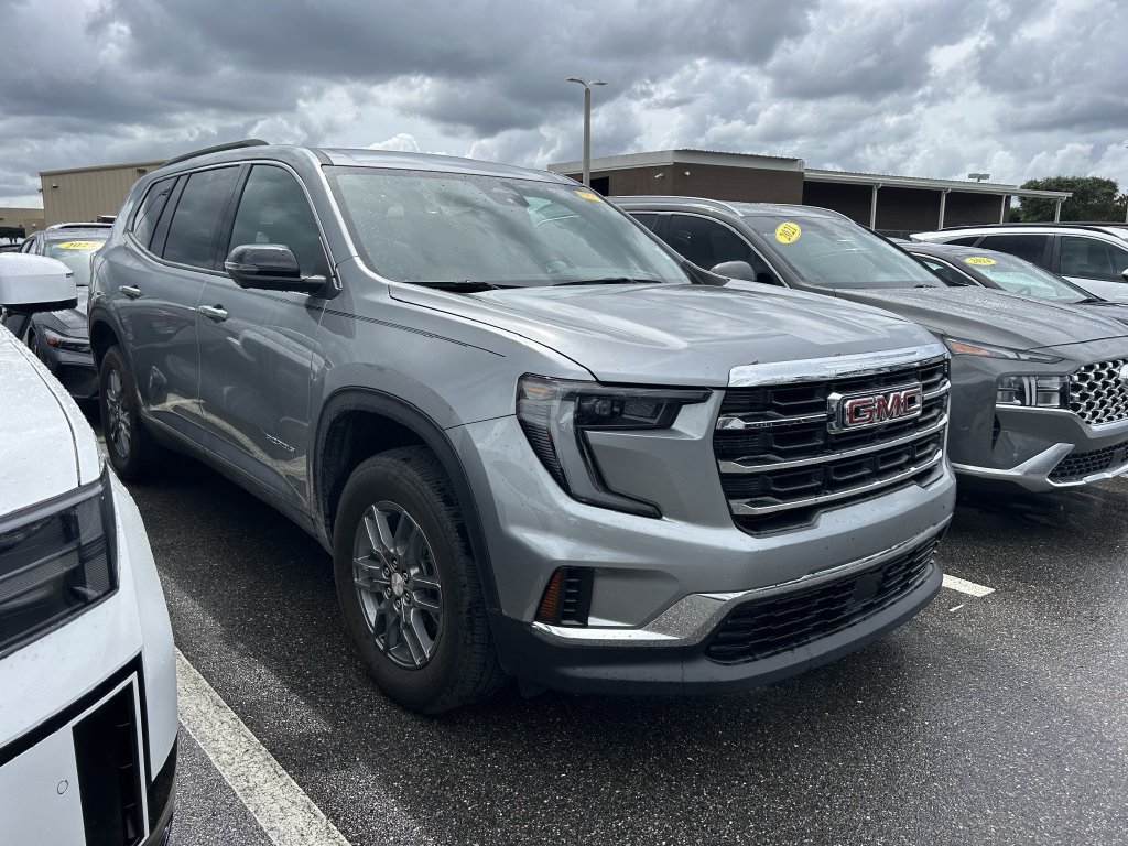 Used 2025 GMC Acadia Elevation FWD image 2