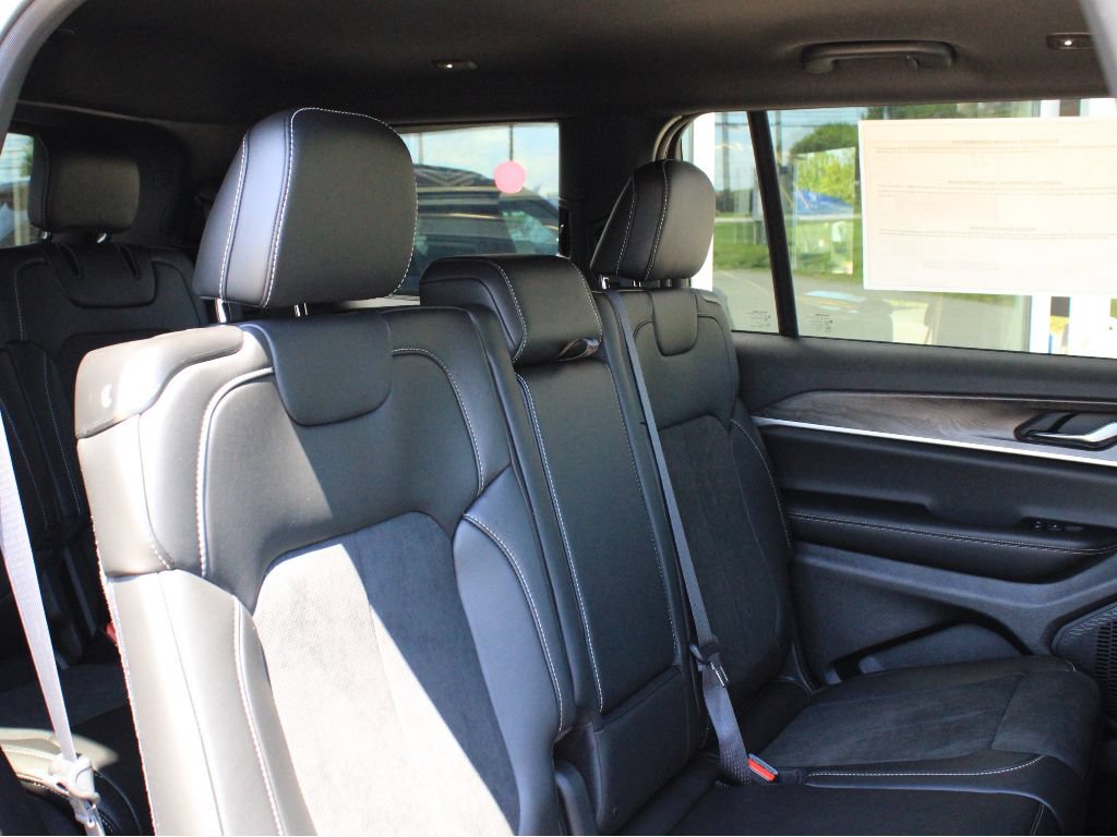 New 2026 Jeep Grand Cherokee L 4WD image 28
