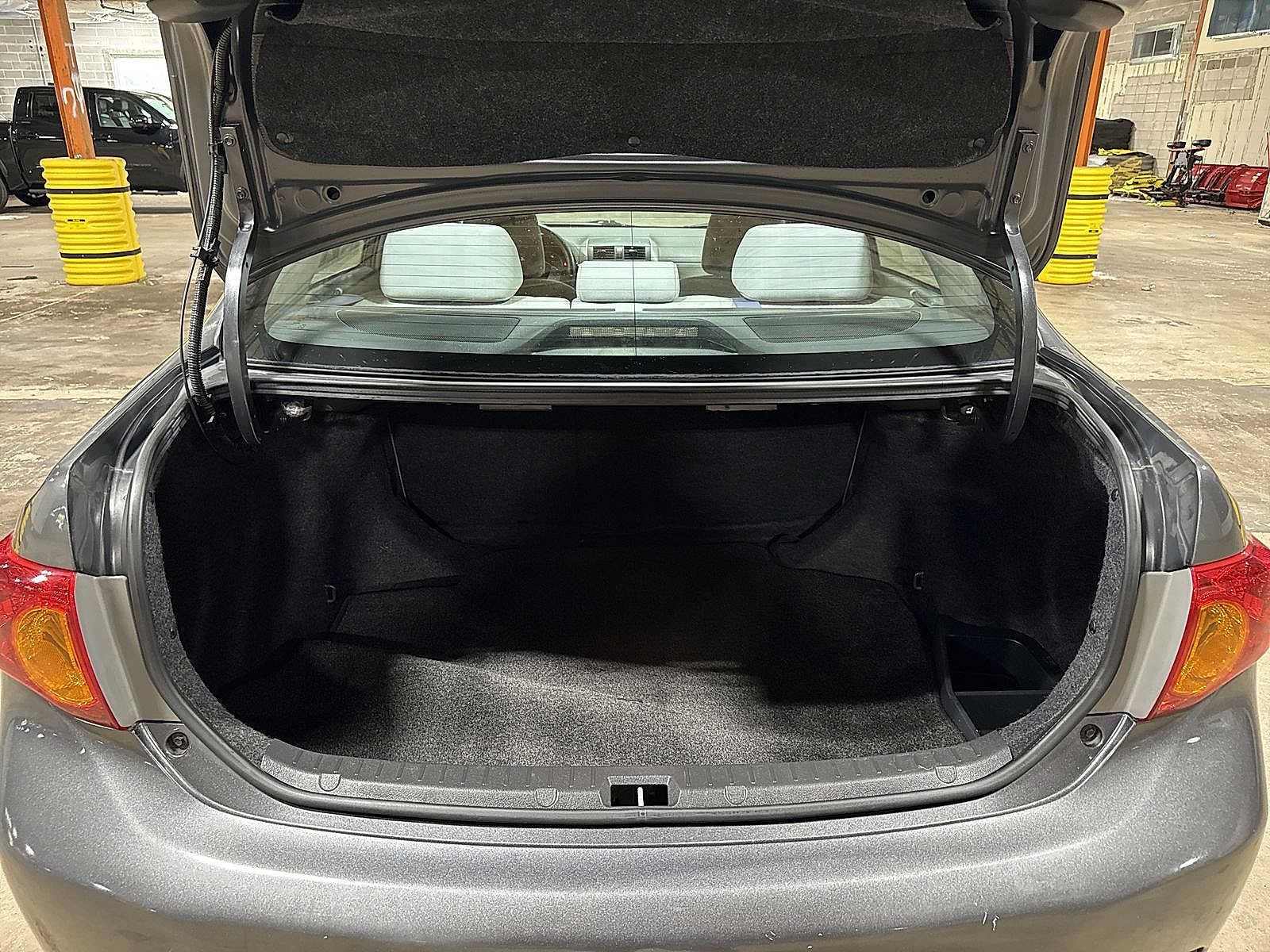 Used 2010 Toyota Corolla LE w/ All Weather Guard Pkg FWD image 11