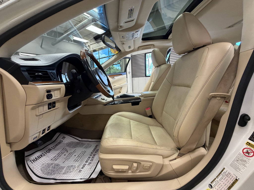 Used 2013 Lexus ES 300h w/ Luxury Pkg FWD image 58