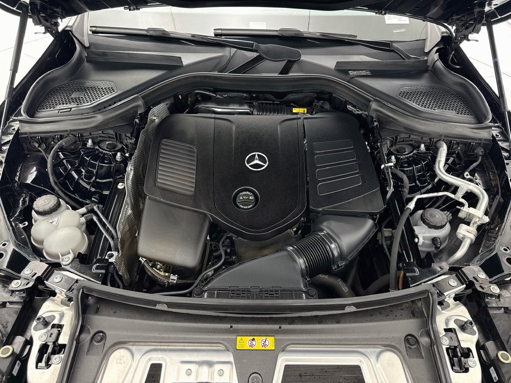 Used 2024 Mercedes-Benz GLC 300 4MATIC image 28