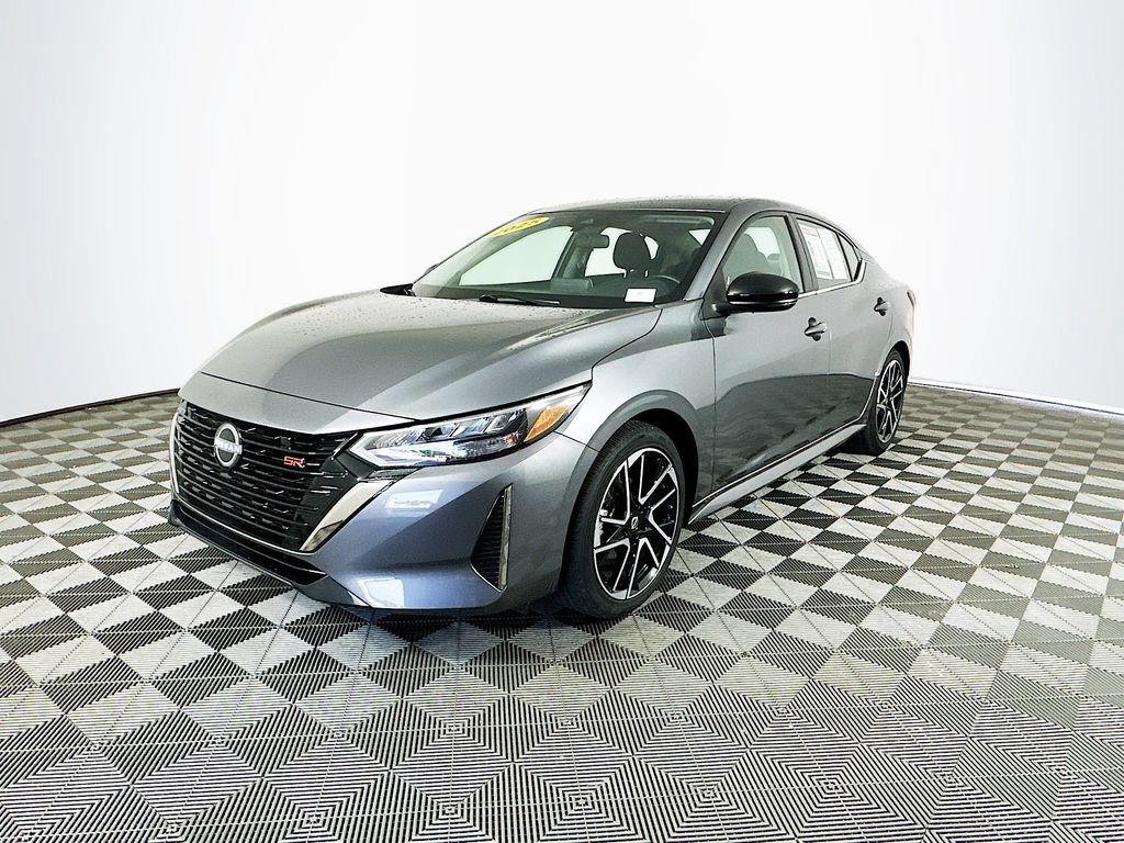 Certified 2025 Nissan Sentra SR FWD image 6