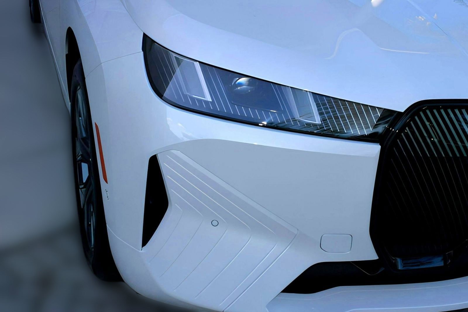 New 2026 BMW iX xDrive60 w/ Premium Package image 11