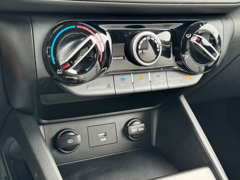 Used 2023 Hyundai Kona SEL AWD/4WD image 23