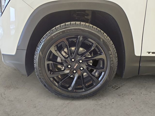 Used 2023 GMC Terrain SLE w/ Driver Convenience Package image 14