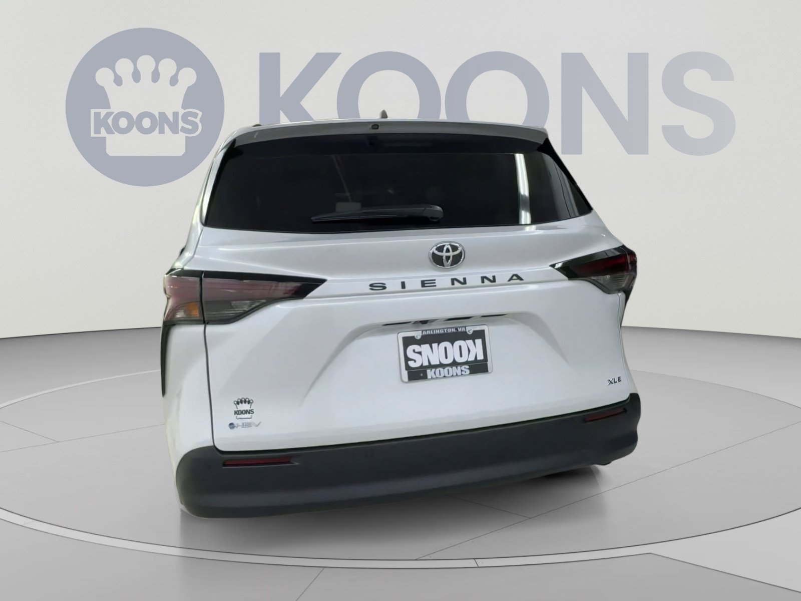 Used 2026 Toyota Sienna XLE FWD image 10