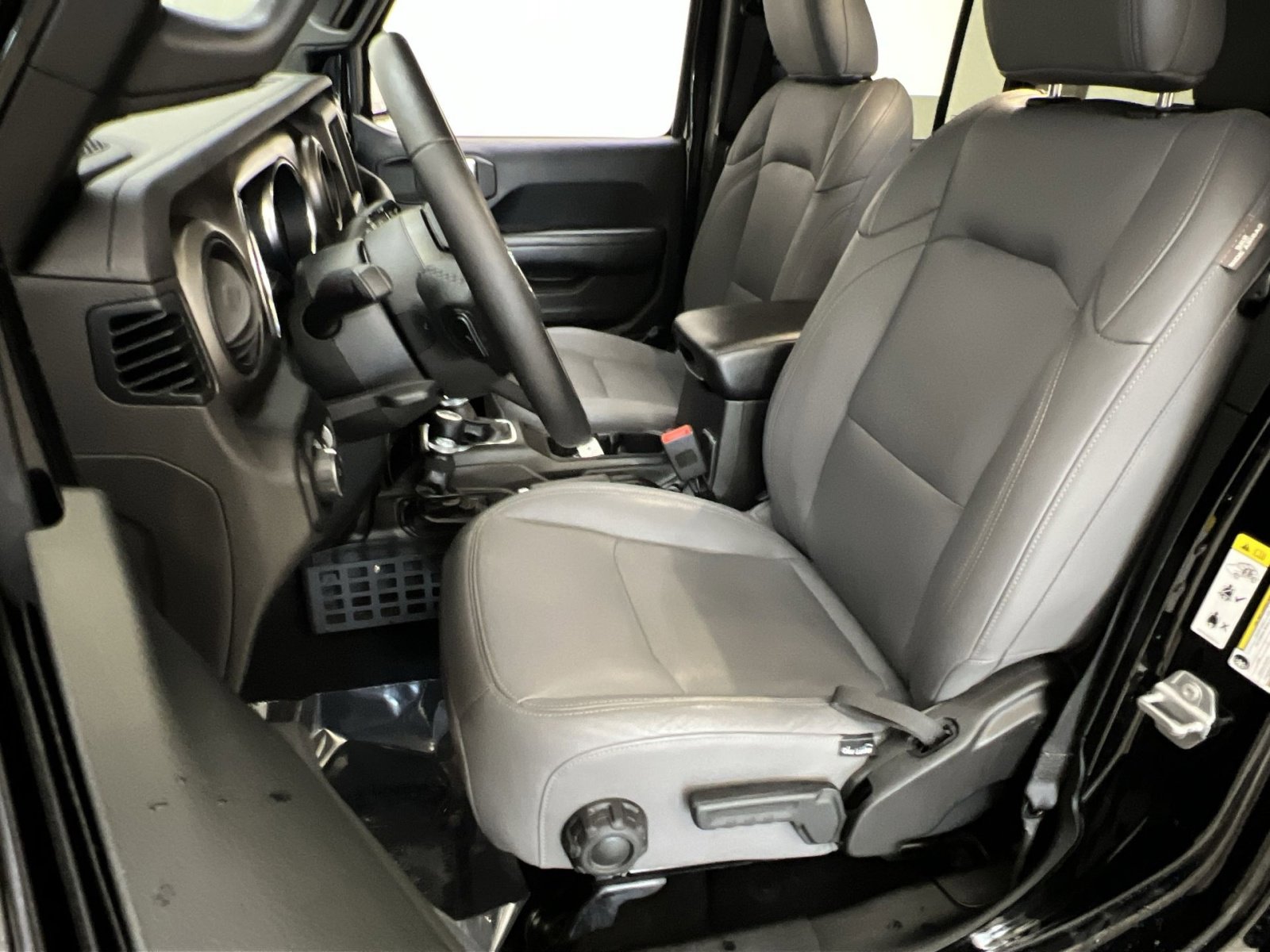 Used 2019 Jeep Wrangler Unlimited Sport S AWD/4WD image 12