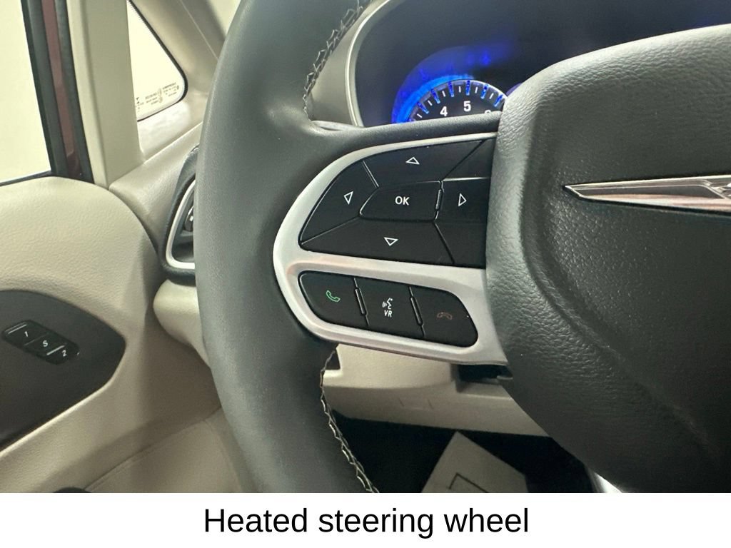 Used 2023 Chrysler Pacifica Touring-L AWD/4WD image 36