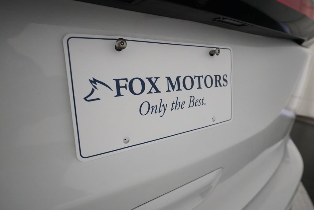 Used 2024 Chrysler Pacifica Touring-L FWD image 37