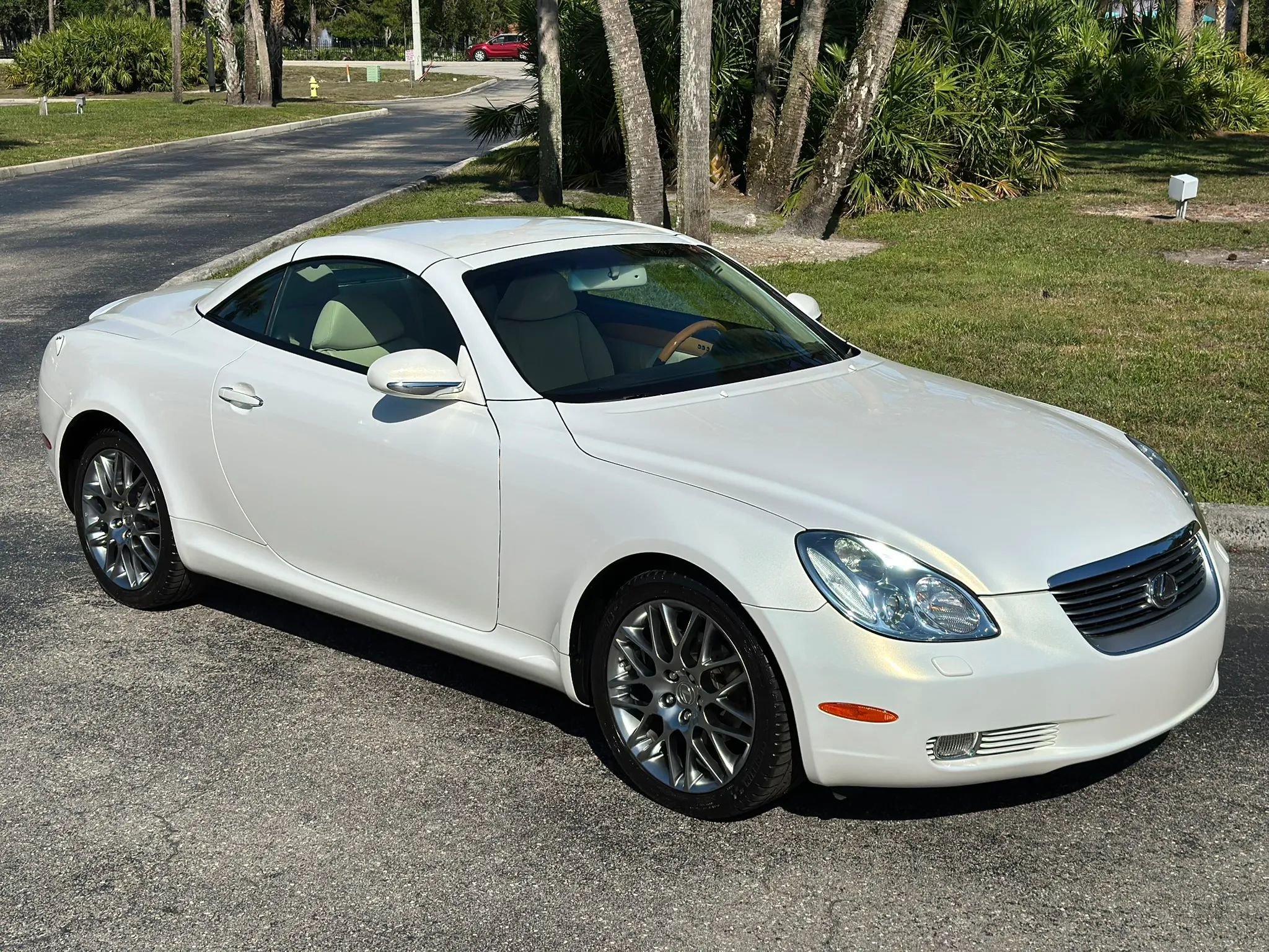Used 2003 Lexus SC 430 Convertible RWD image 2