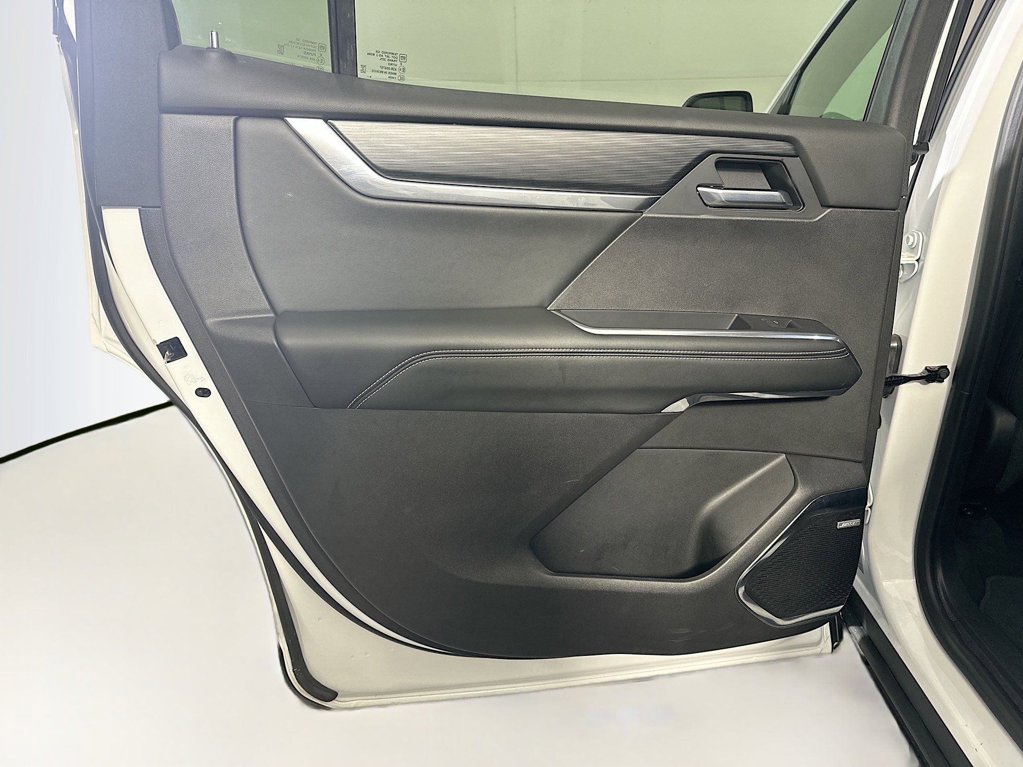 Used 2025 GMC Acadia Elevation image 27