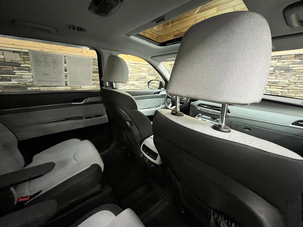 Used 2022 Hyundai Palisade SEL w/ Winter Package image 30