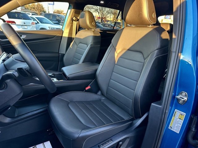 Certified 2025 Volkswagen Atlas Cross Sport SEL R-Line image 12