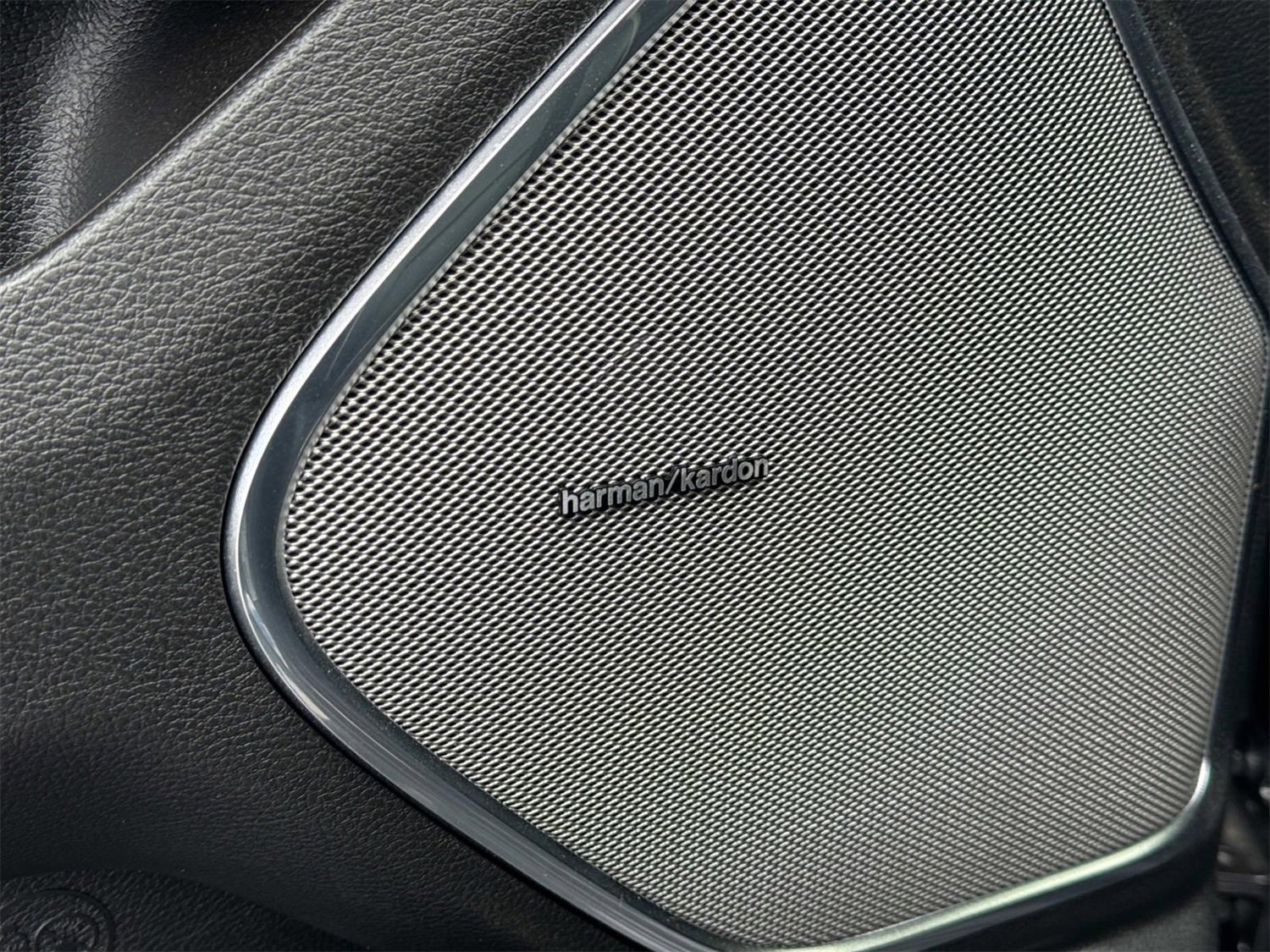 Used 2025 RAM 1500 Laramie w/ Night Edition image 27