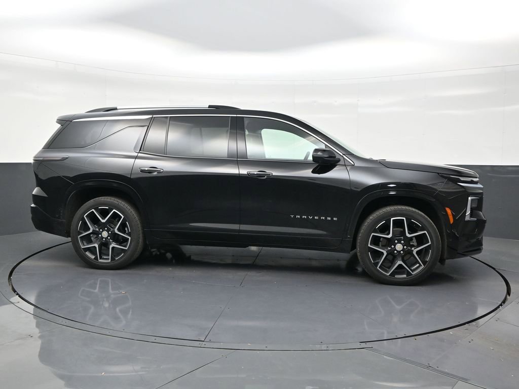Used 2025 Chevrolet Traverse High Country image 6