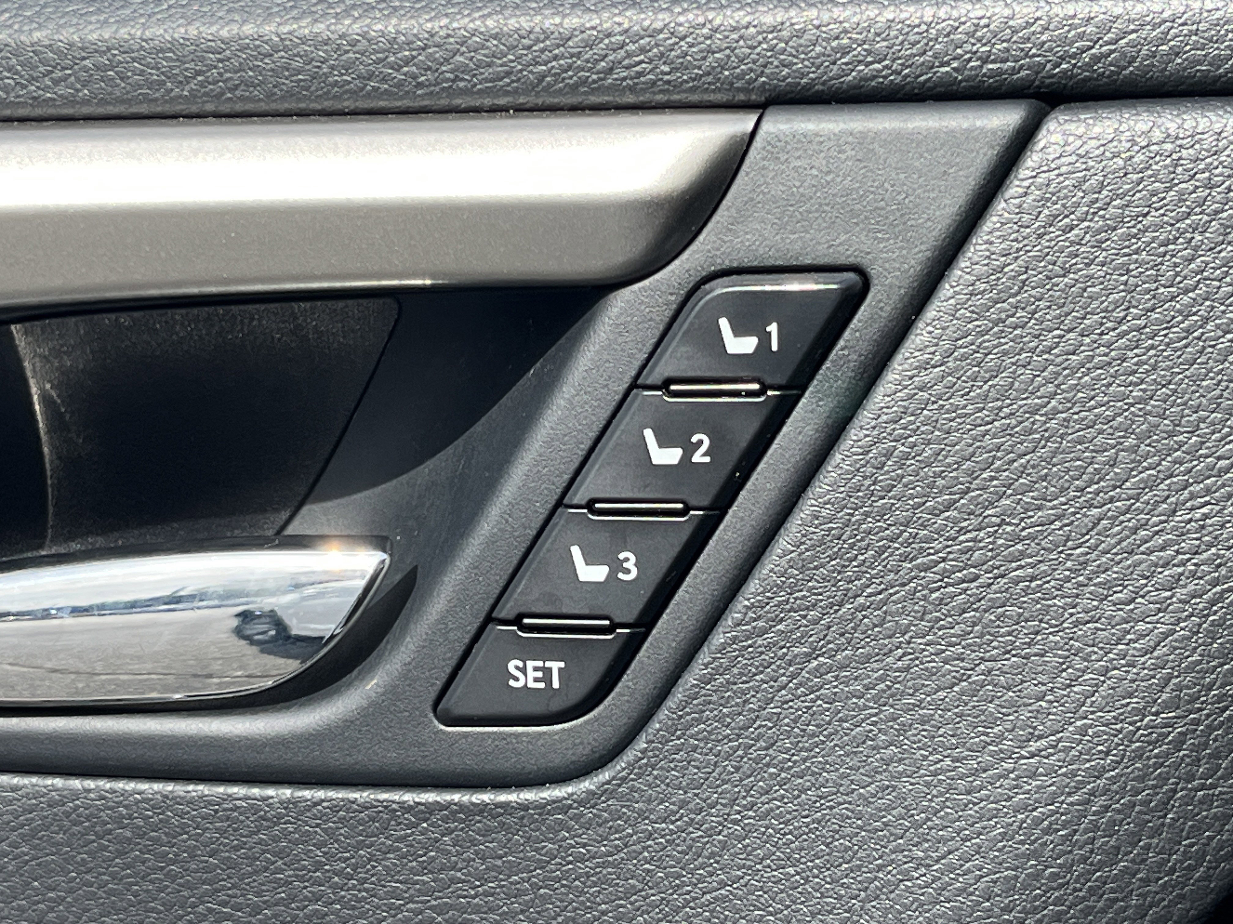 Used 2019 Lexus RX 350L AWD image 18