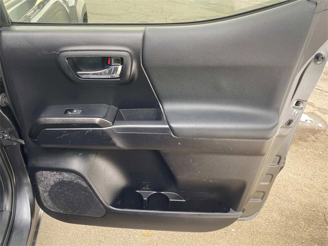 Used 2020 Toyota Tacoma TRD Off-Road w/ Technology Package image 33