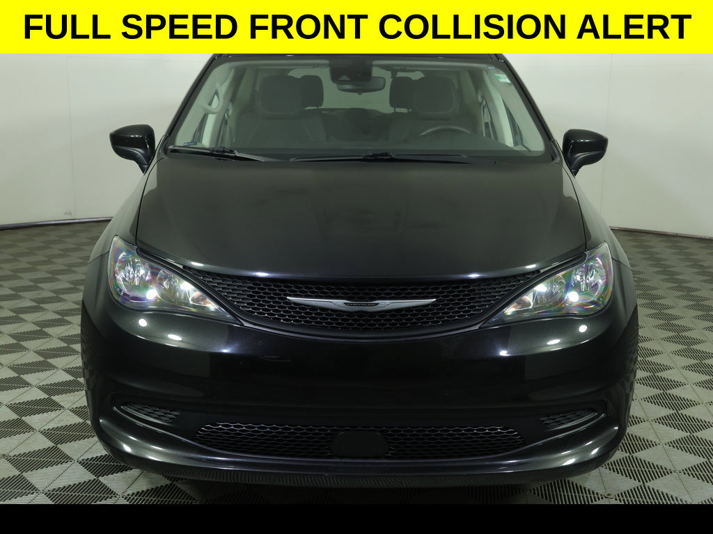 Used 2023 Chrysler Voyager LX FWD image 8