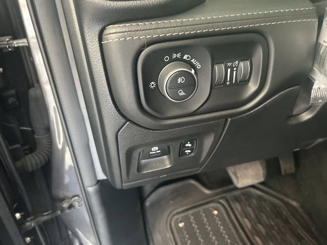 Used 2020 RAM 1500 Limited w/ Body Color Bumper Group image 10