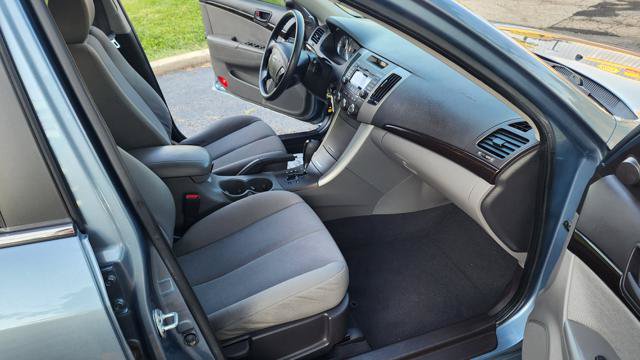 Used 2010 Hyundai Sonata GLS w/ Popular Equipment Pkg 2 FWD image 14