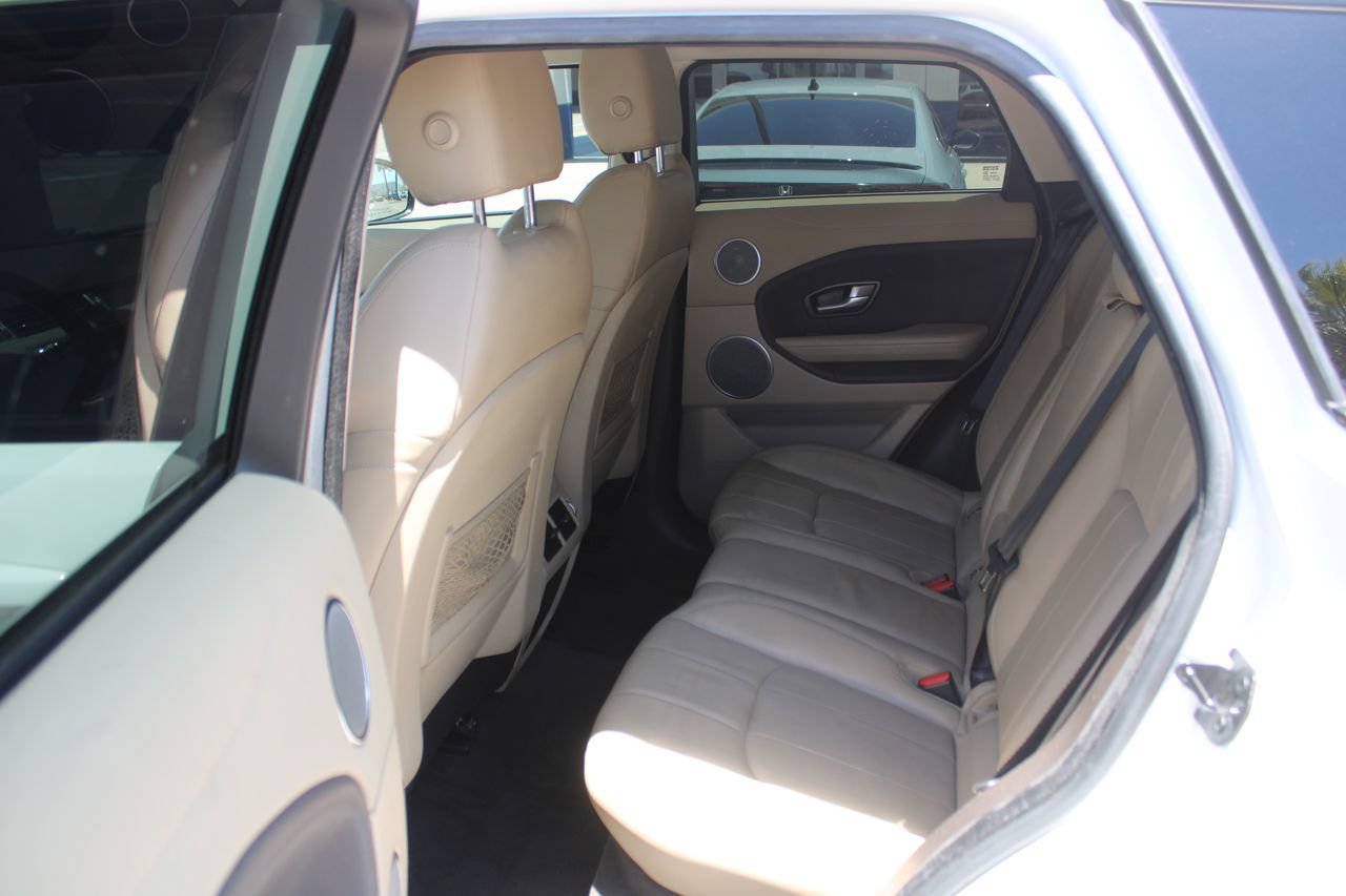 Used 2019 Land Rover Range Rover Evoque SE AWD/4WD image 12