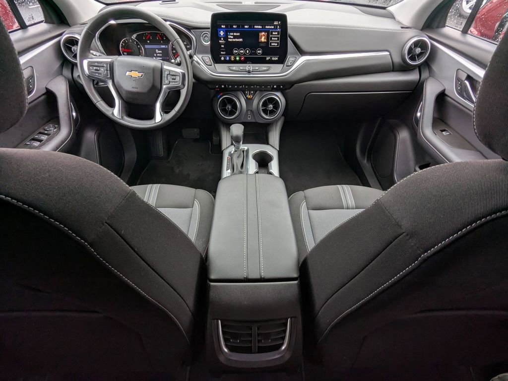 Used 2025 Chevrolet Blazer LT image 28