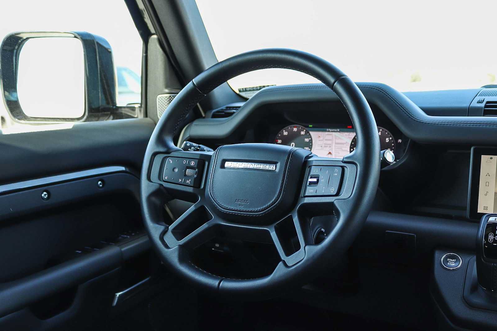 Used 2024 Land Rover Defender 110 X-Dynamic SE AWD/4WD image 21