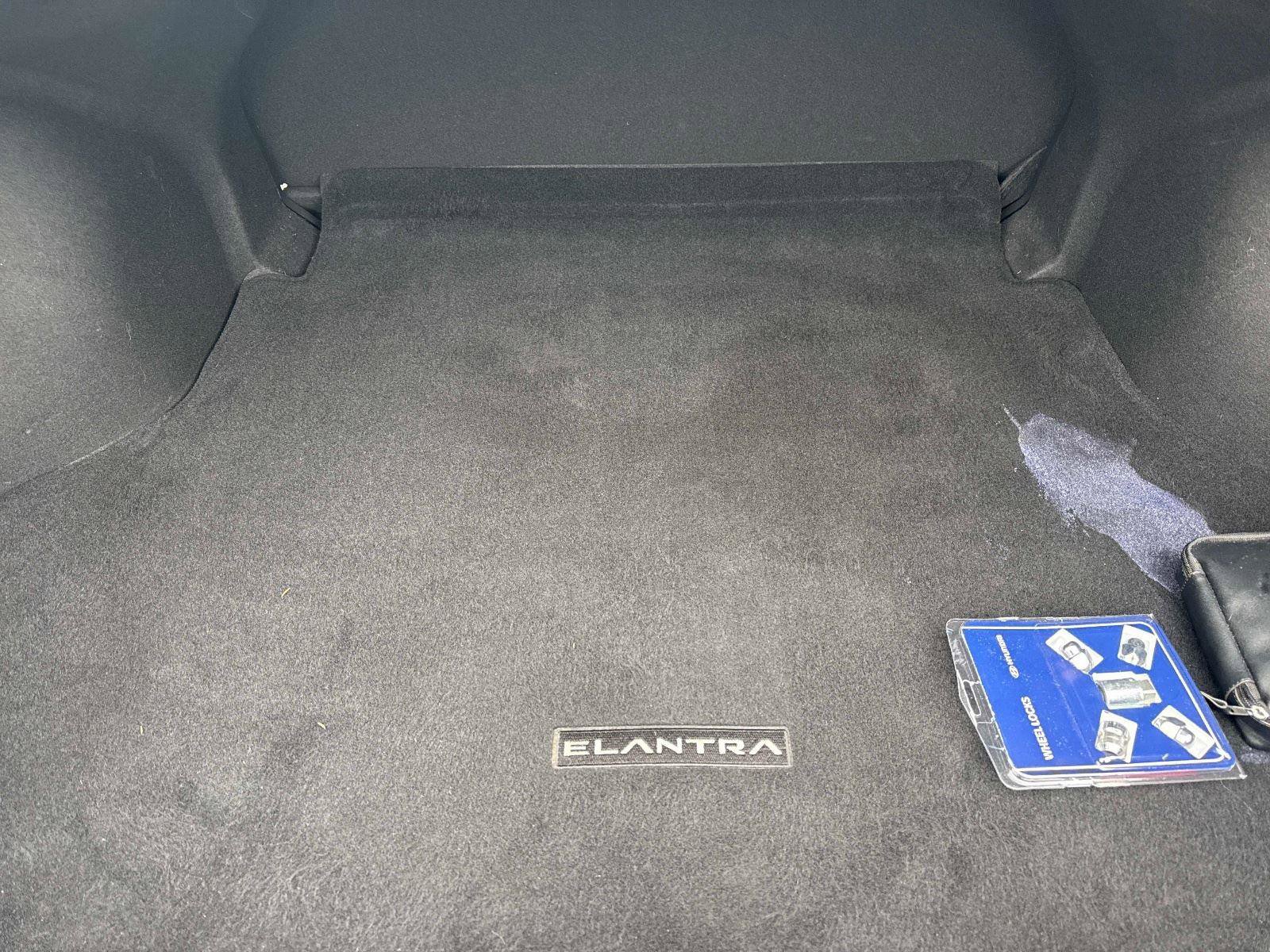 Used 2022 Hyundai Elantra SEL image 30