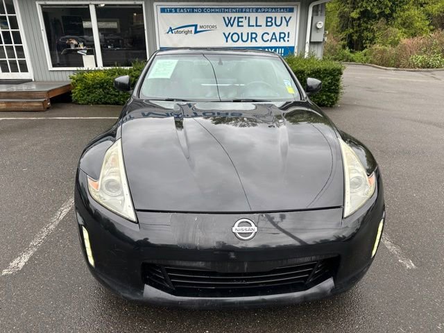 Used 2014 Nissan 370Z Touring RWD image 2