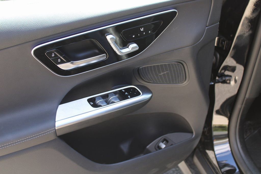 Certified 2025 Mercedes-Benz GLC 350e image 19