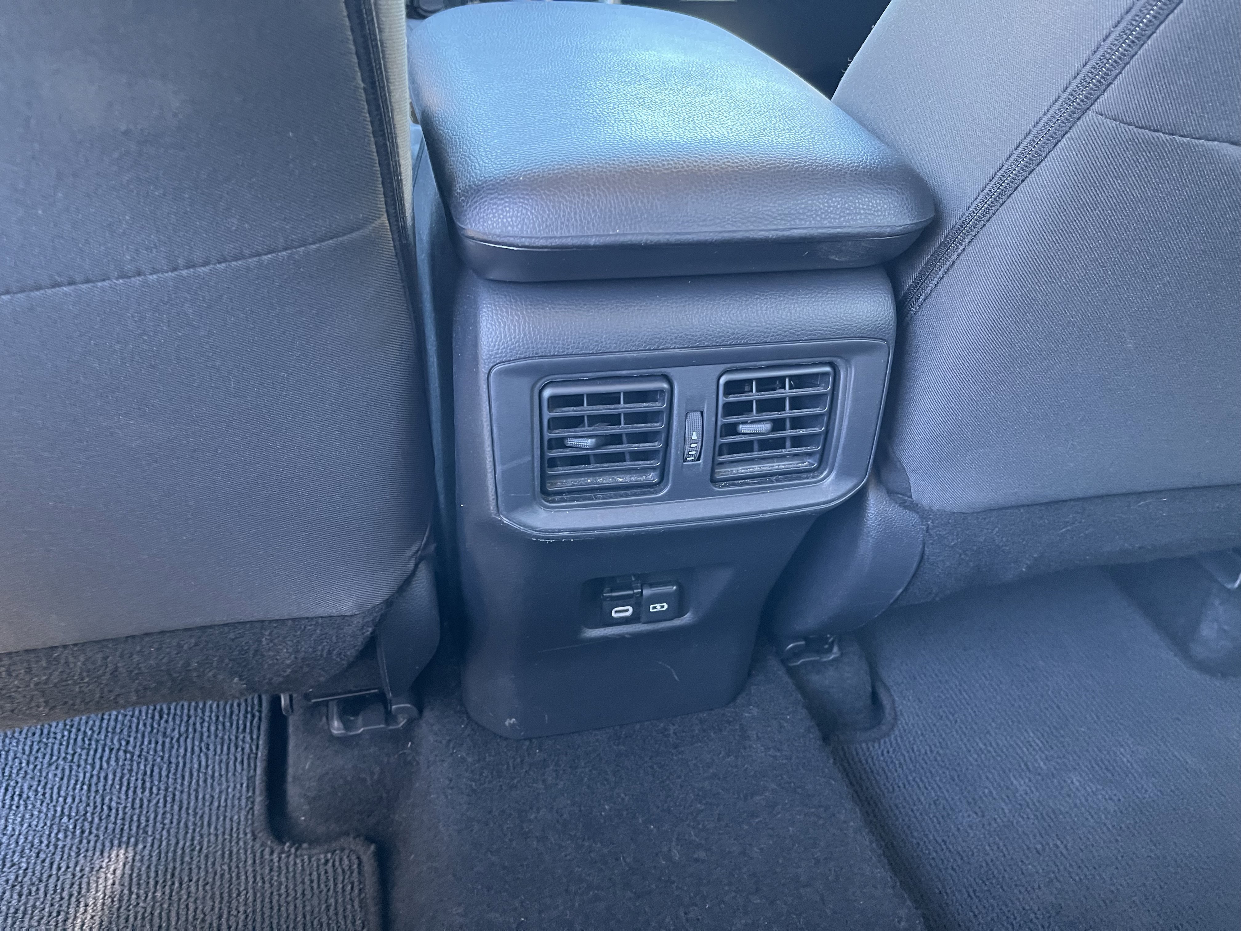 Used 2024 Toyota RAV4 XLE image 28