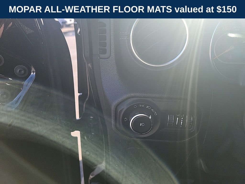 Used 2019 Jeep Wrangler Unlimited Sahara image 16