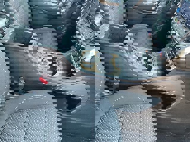 Used 2023 GMC Acadia SLE w/ Driver Convenience Package image 16