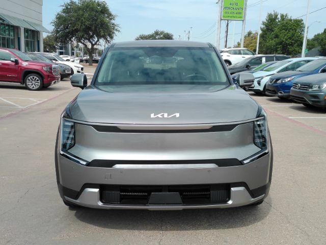 Used 2024 Kia EV9 Light Long Range RWD image 2