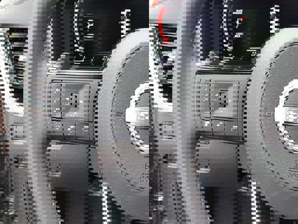 Used 2024 Nissan Rogue SL image 20