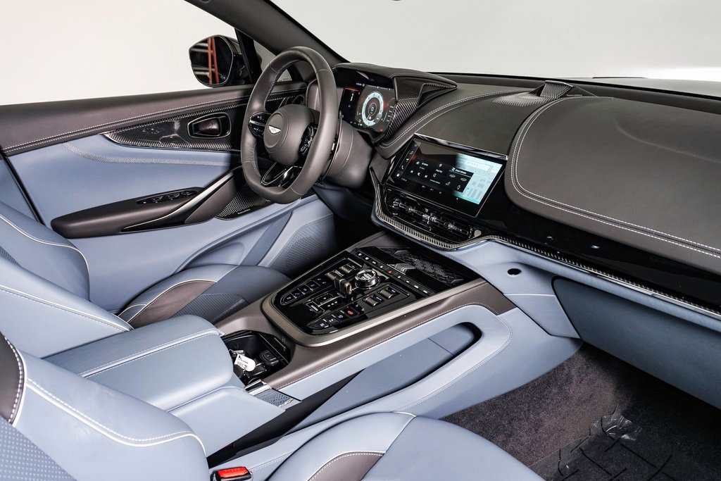Used 2025 Aston Martin DBX 707 image 17