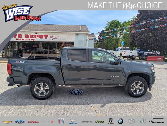 Used 2017 Chevrolet Colorado Z71 AWD/4WD image 2