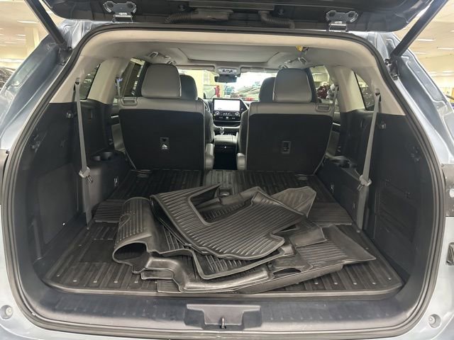 Used 2023 Toyota Highlander Platinum image 19