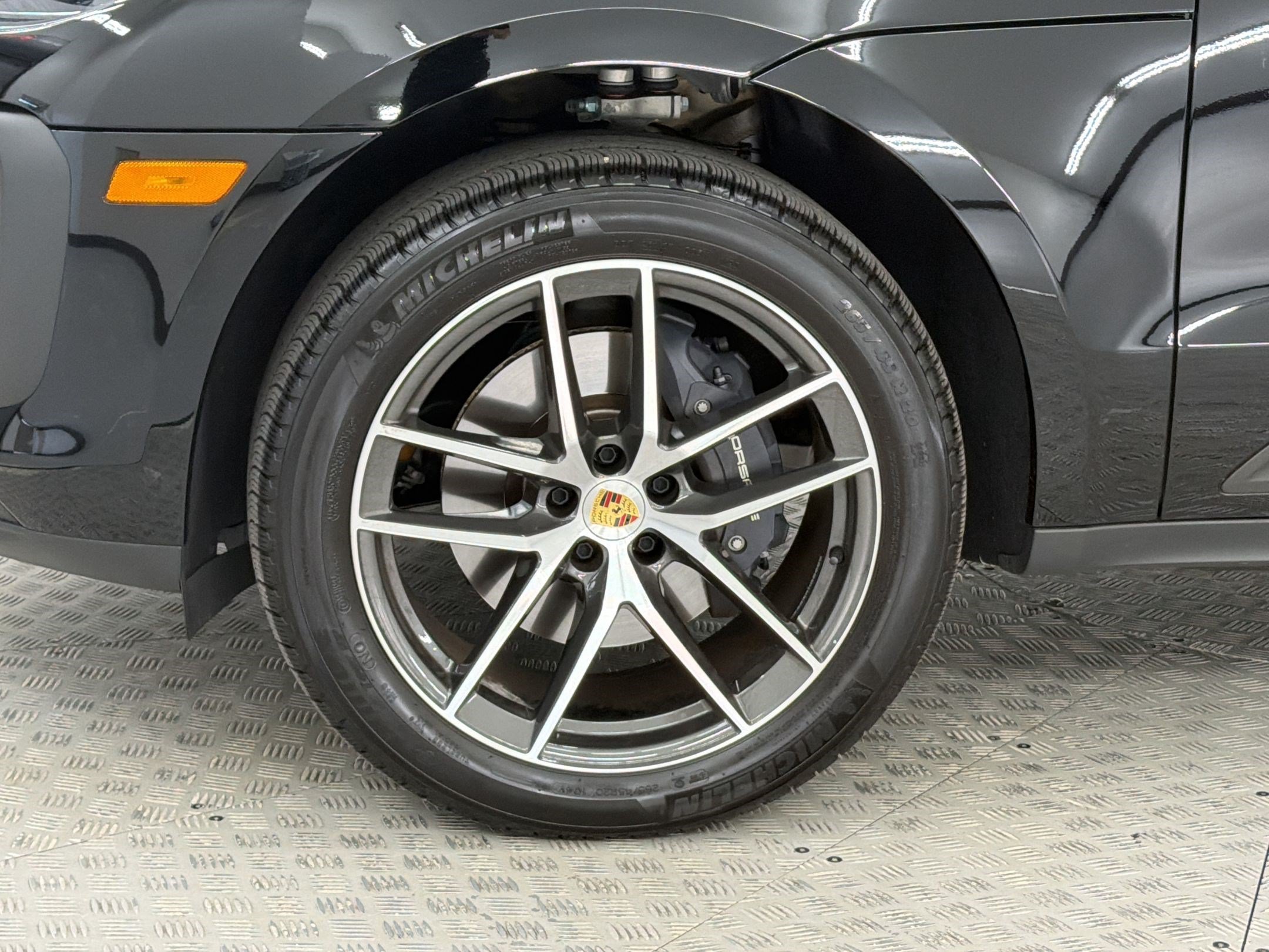 Used 2026 Porsche Macan AWD/4WD image 12