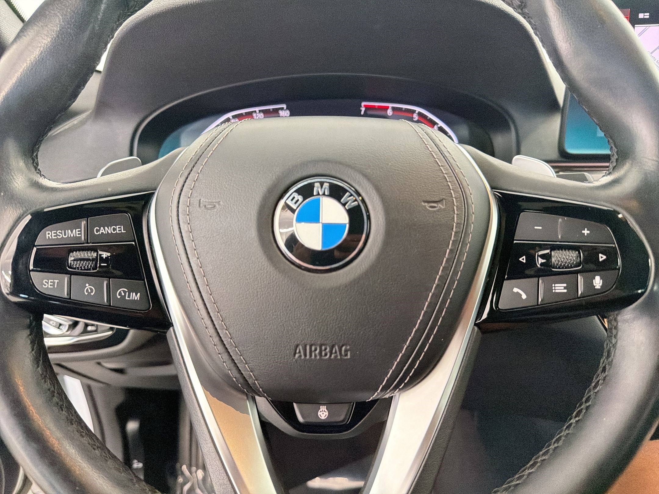 Used 2022 BMW 530i w/ Convenience Package RWD image 16