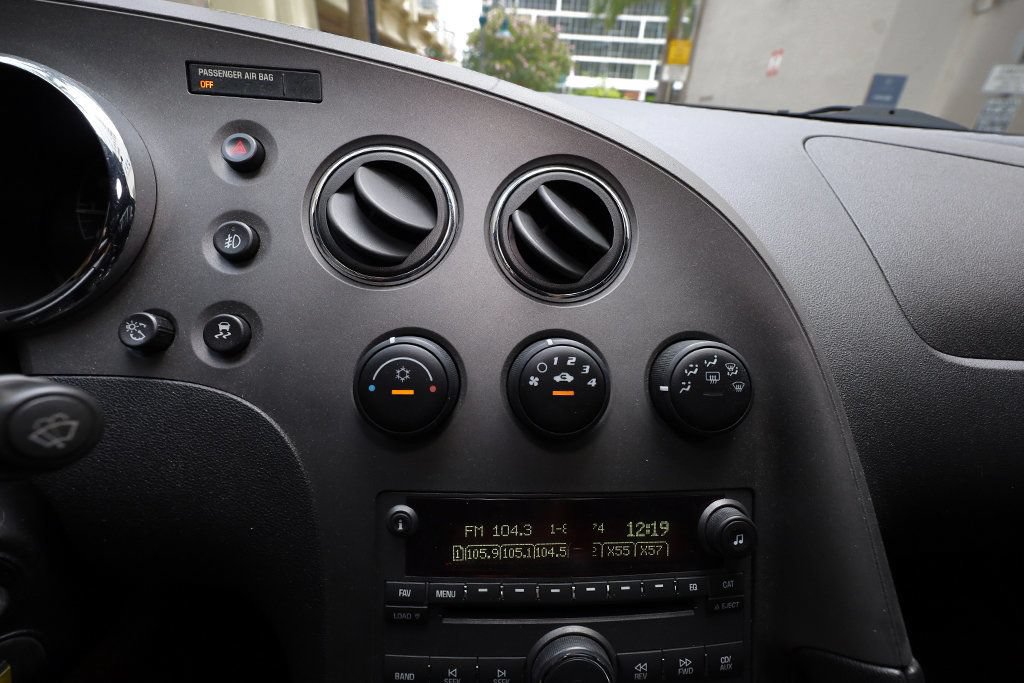 Used 2008 Pontiac Solstice GXP w/ Premium Package RWD image 40