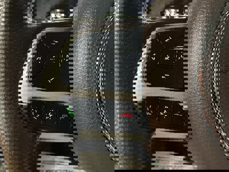 Used 2017 Jeep Renegade Latitude image 9