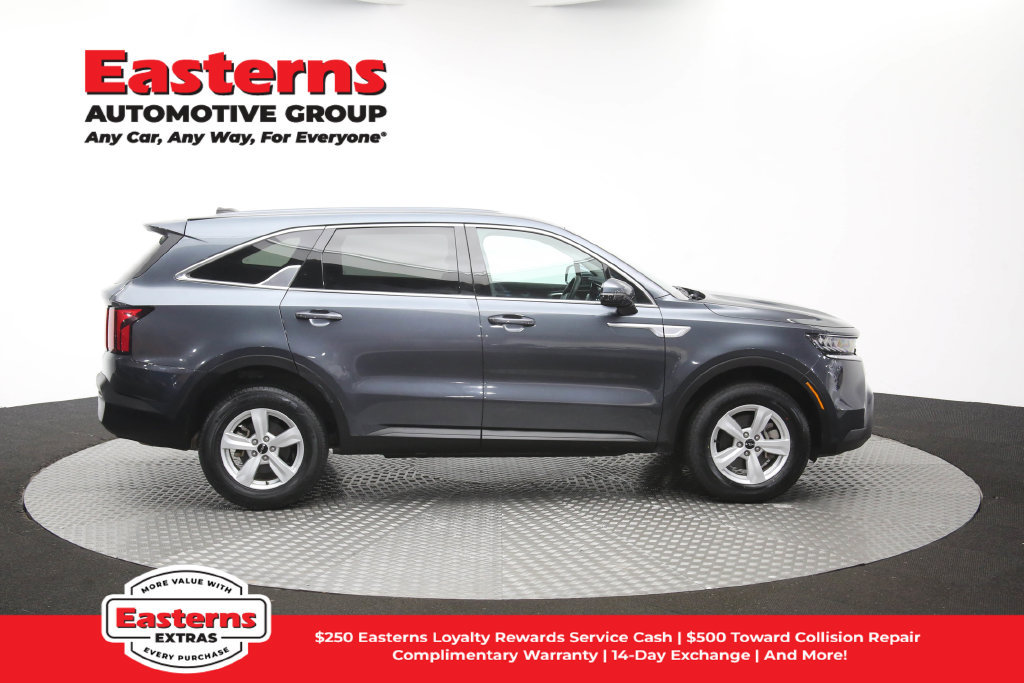Used 2022 Kia Sorento LX AWD/4WD image 44