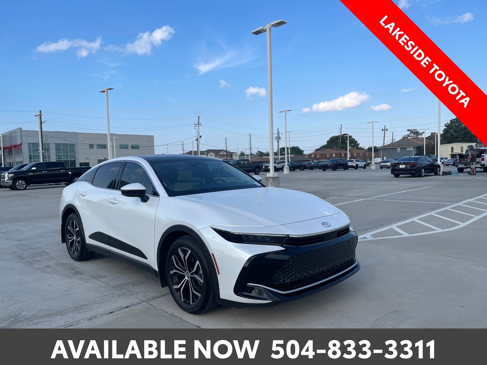 Used 2023 Toyota Crown Limited image 7