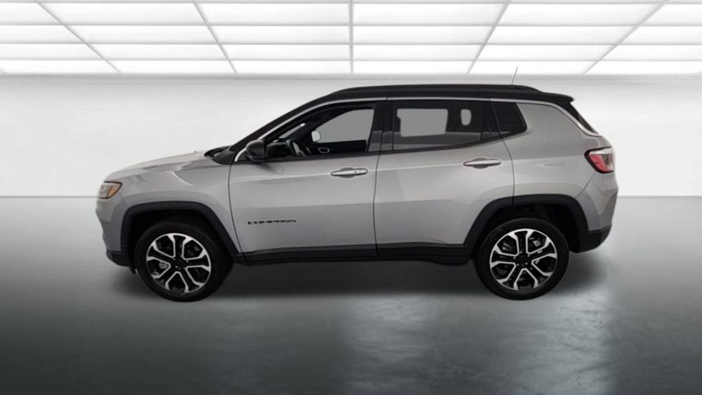 Used 2023 Jeep Compass Limited AWD/4WD image 4