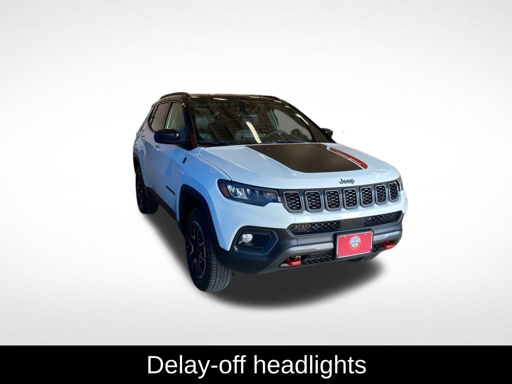 Used 2025 Jeep Compass Trailhawk AWD/4WD image 15