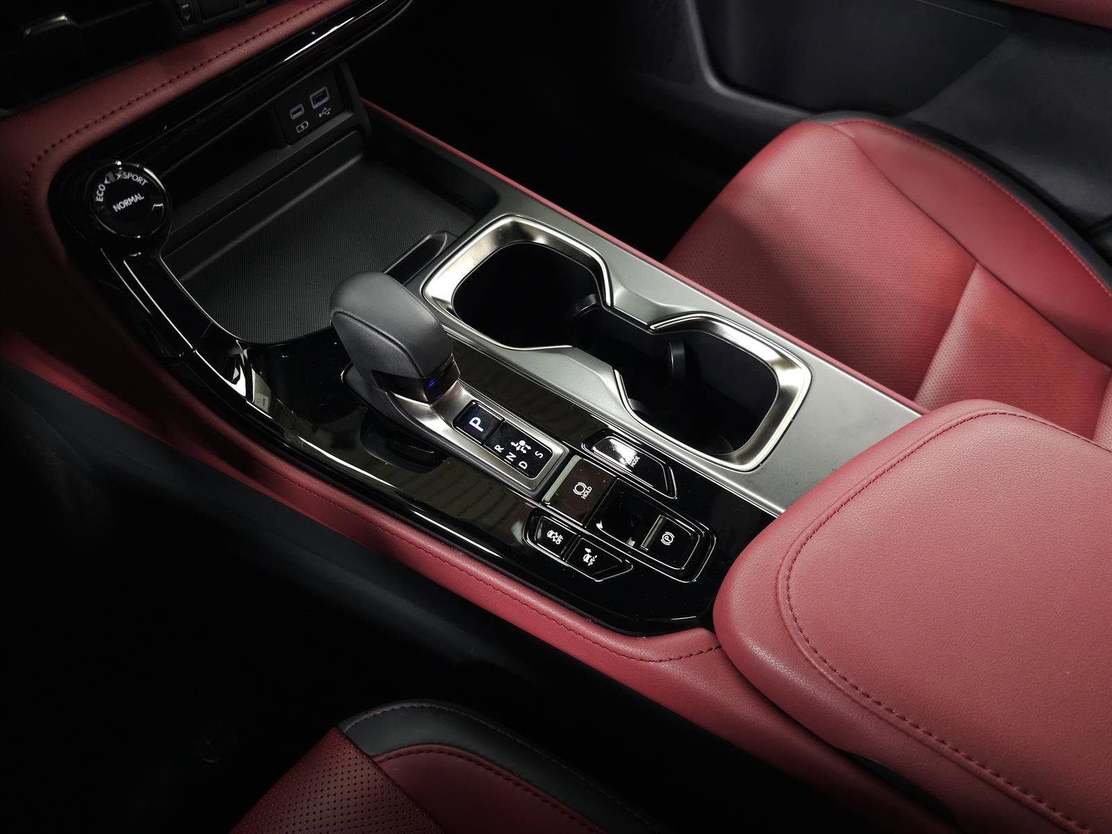 Certified 2024 Lexus NX 350h AWD 4dr Crossover w/ Cold Area Package image 26