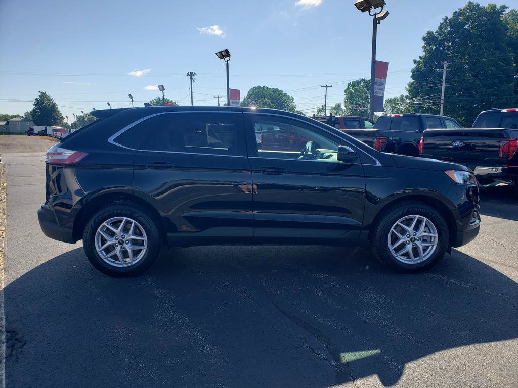 Used 2024 Ford Edge SEL w/ Convenience Package AWD/4WD image 2