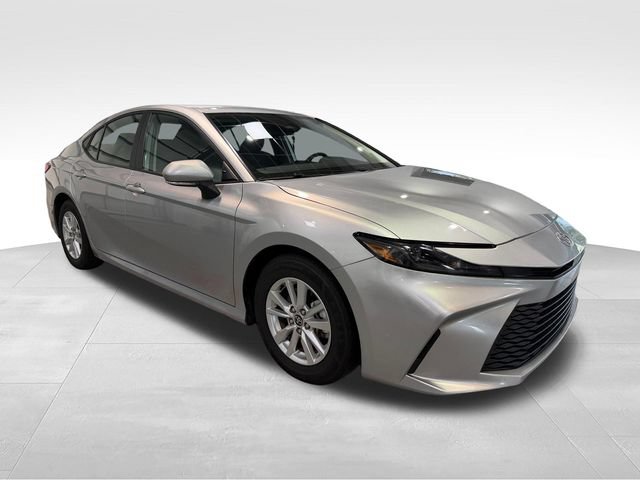 Used 2025 Toyota Camry LE FWD video 3